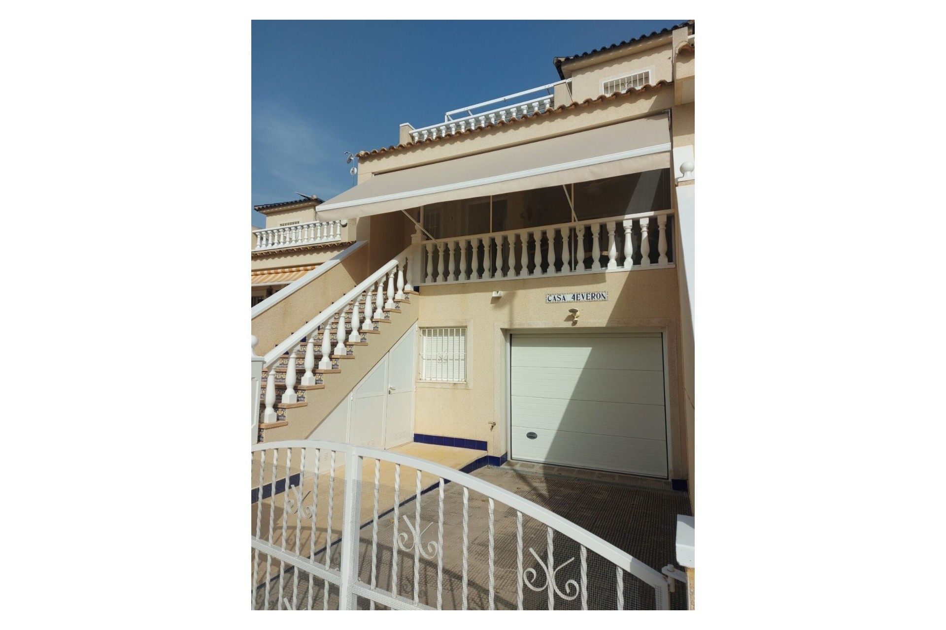 Resale - Townhouse -
Benijofar