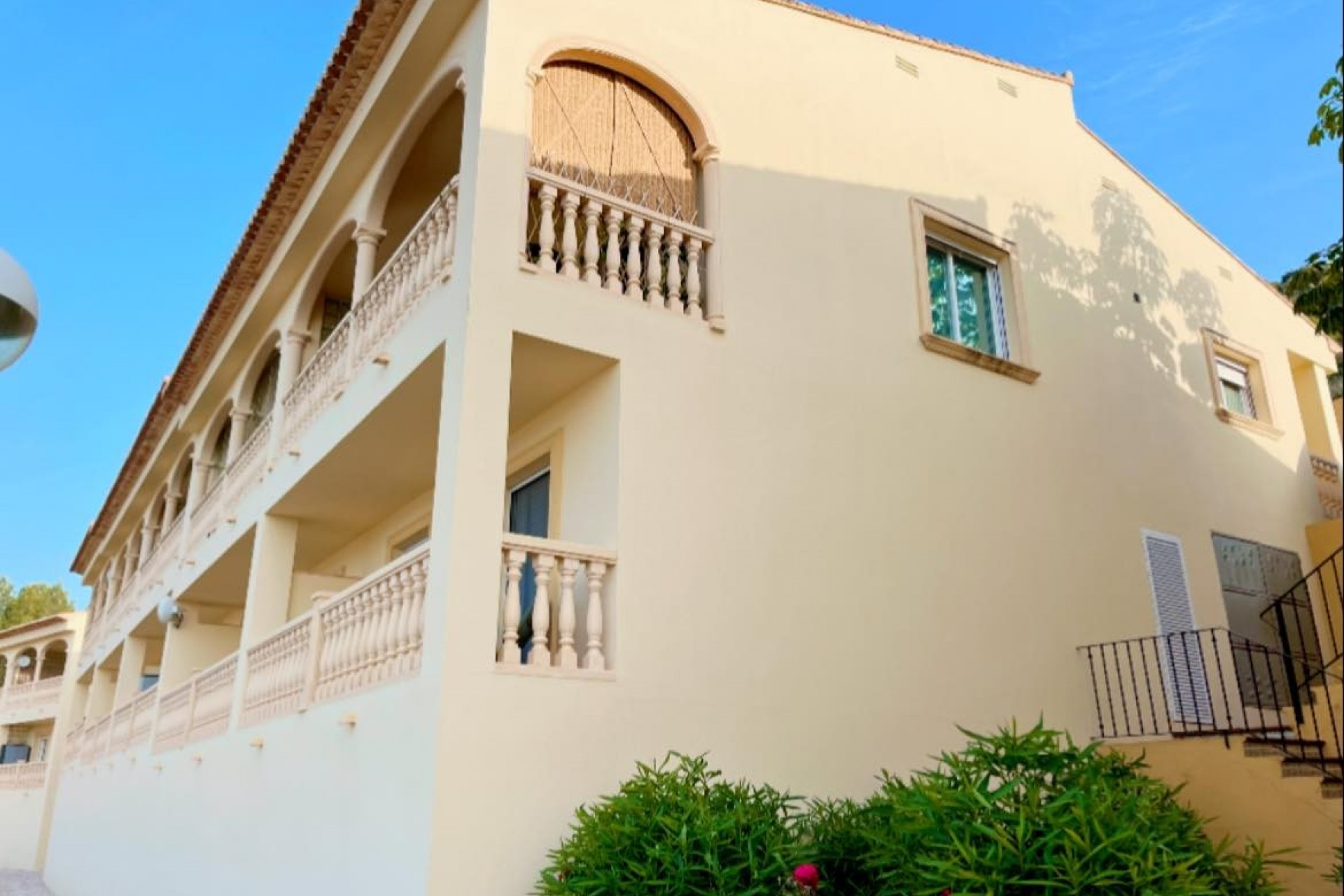 Resale - Townhouse -
Jalón