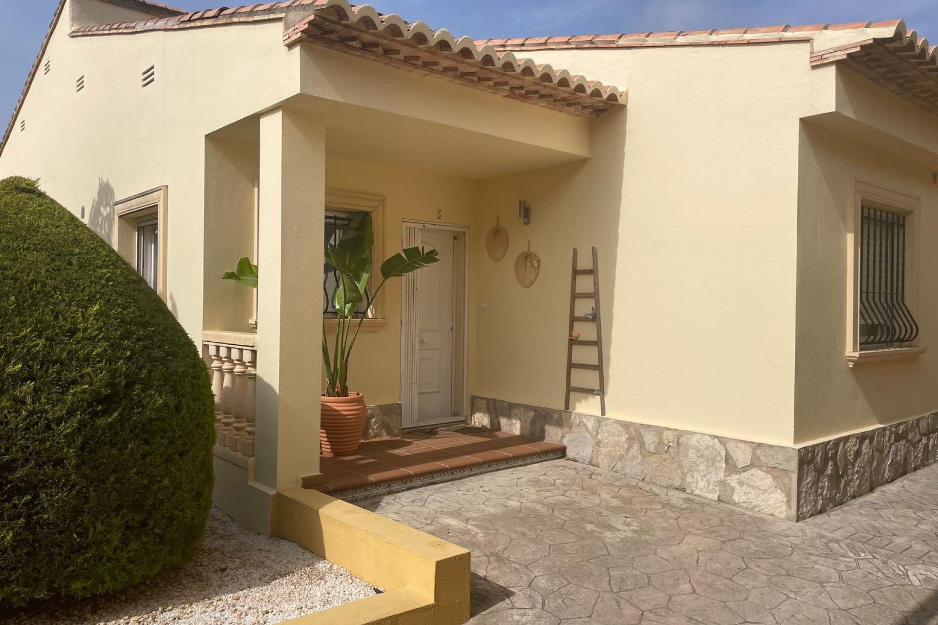 Resale - Townhouse -
Jalón