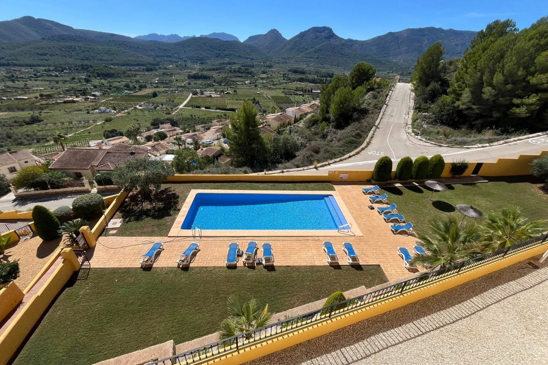 Resale - Townhouse -
Jalón