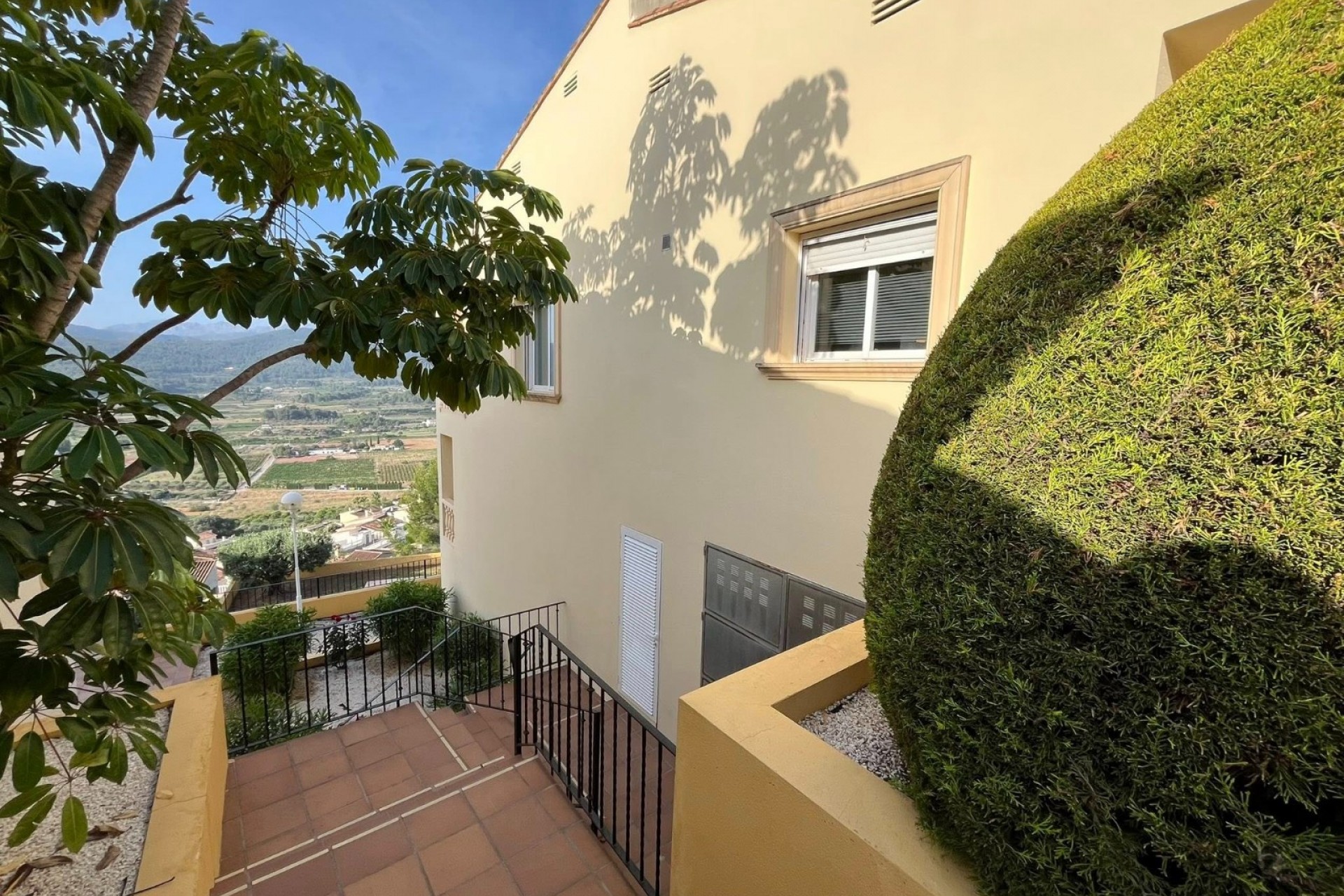 Resale - Townhouse -
Jalón