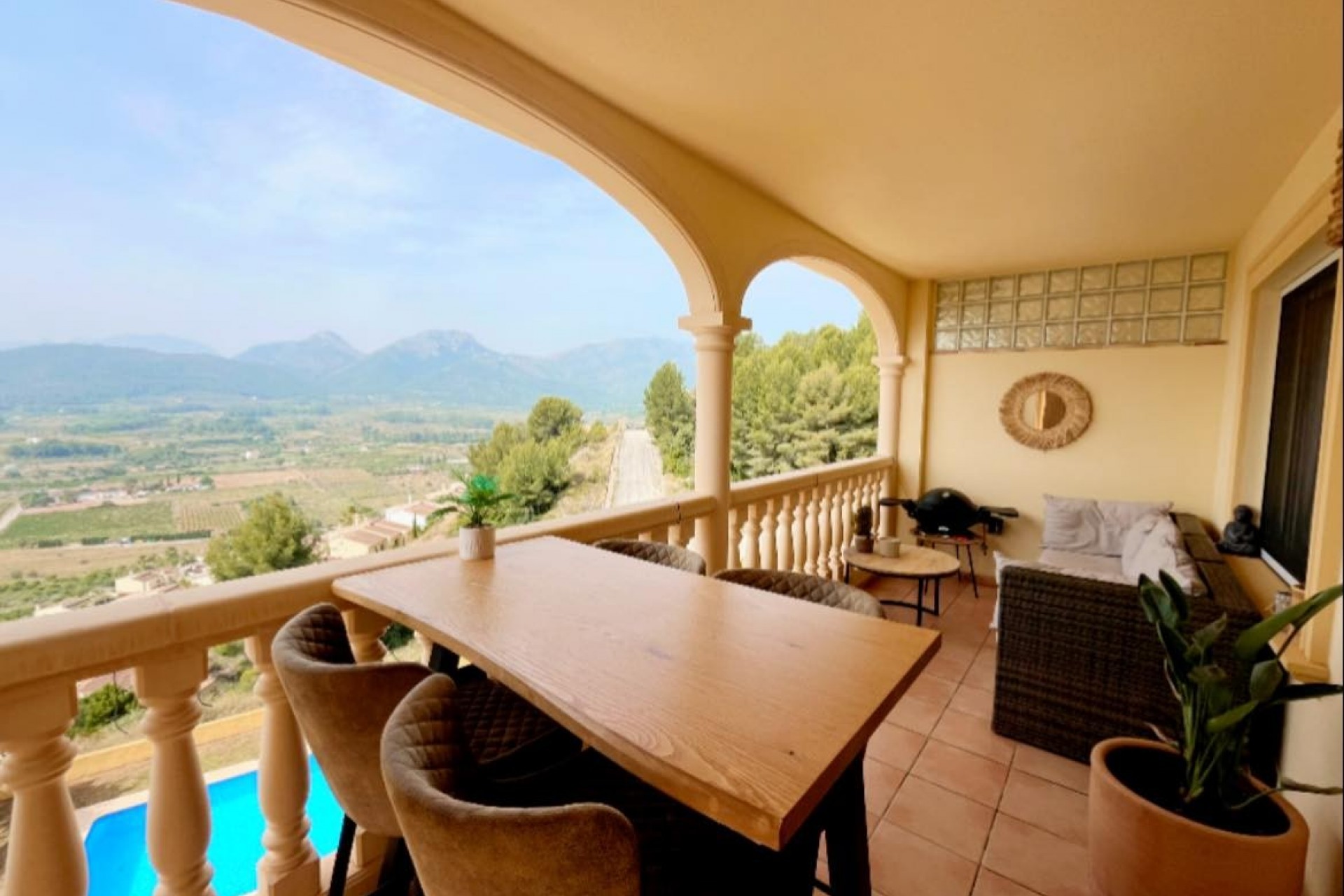 Resale - Townhouse -
Jalón