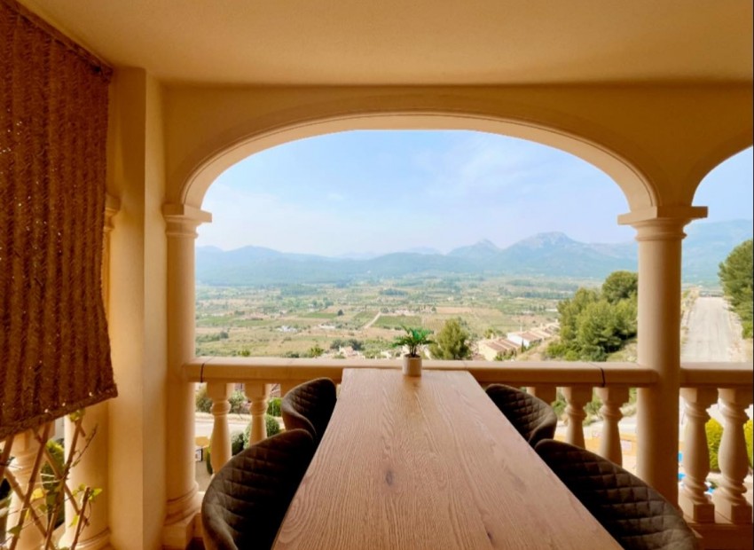 Resale - Townhouse -
Jalón