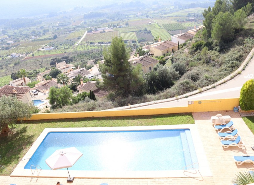 Resale - Townhouse -
Jalón