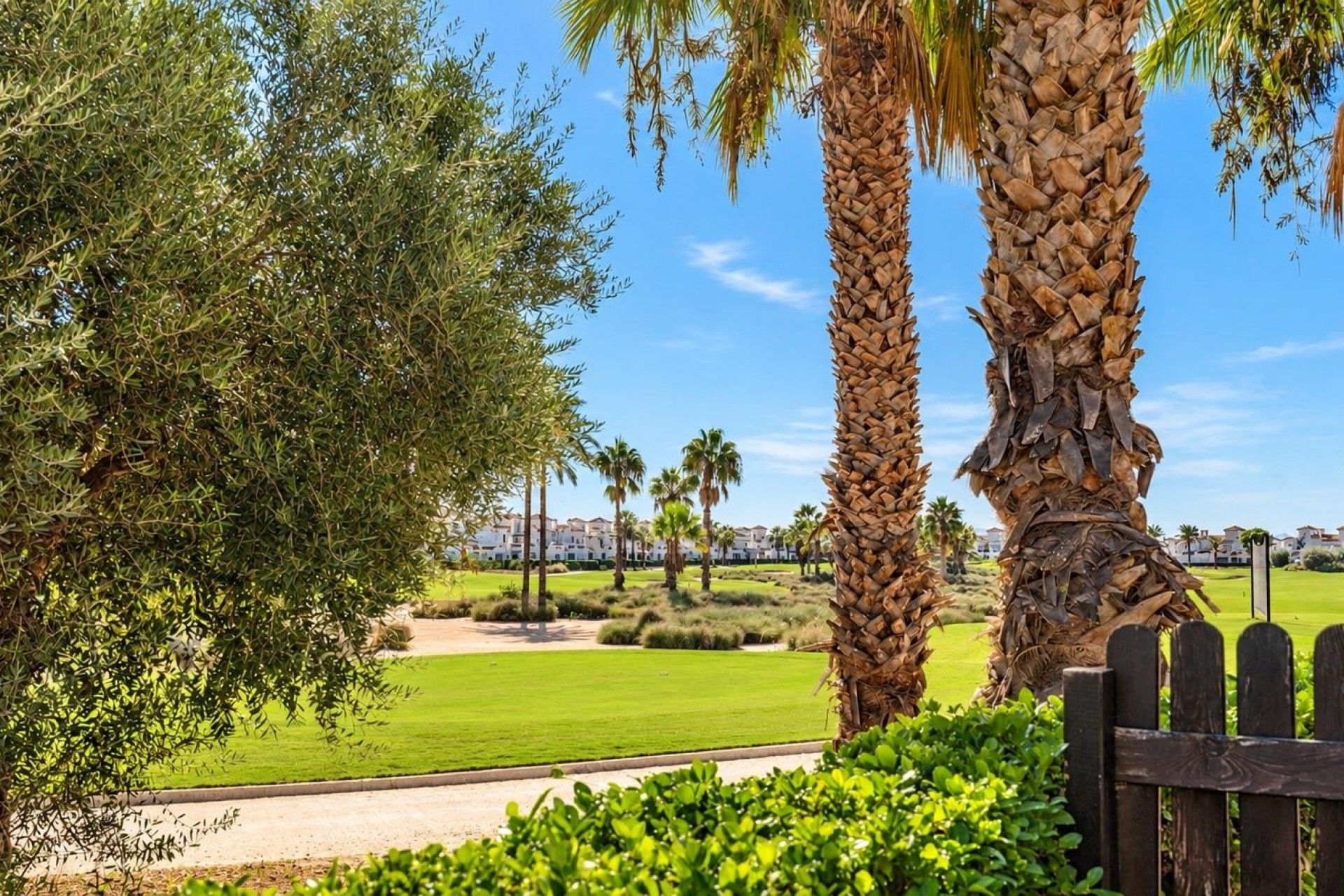 Resale - Townhouse -
La Torre Golf Resort