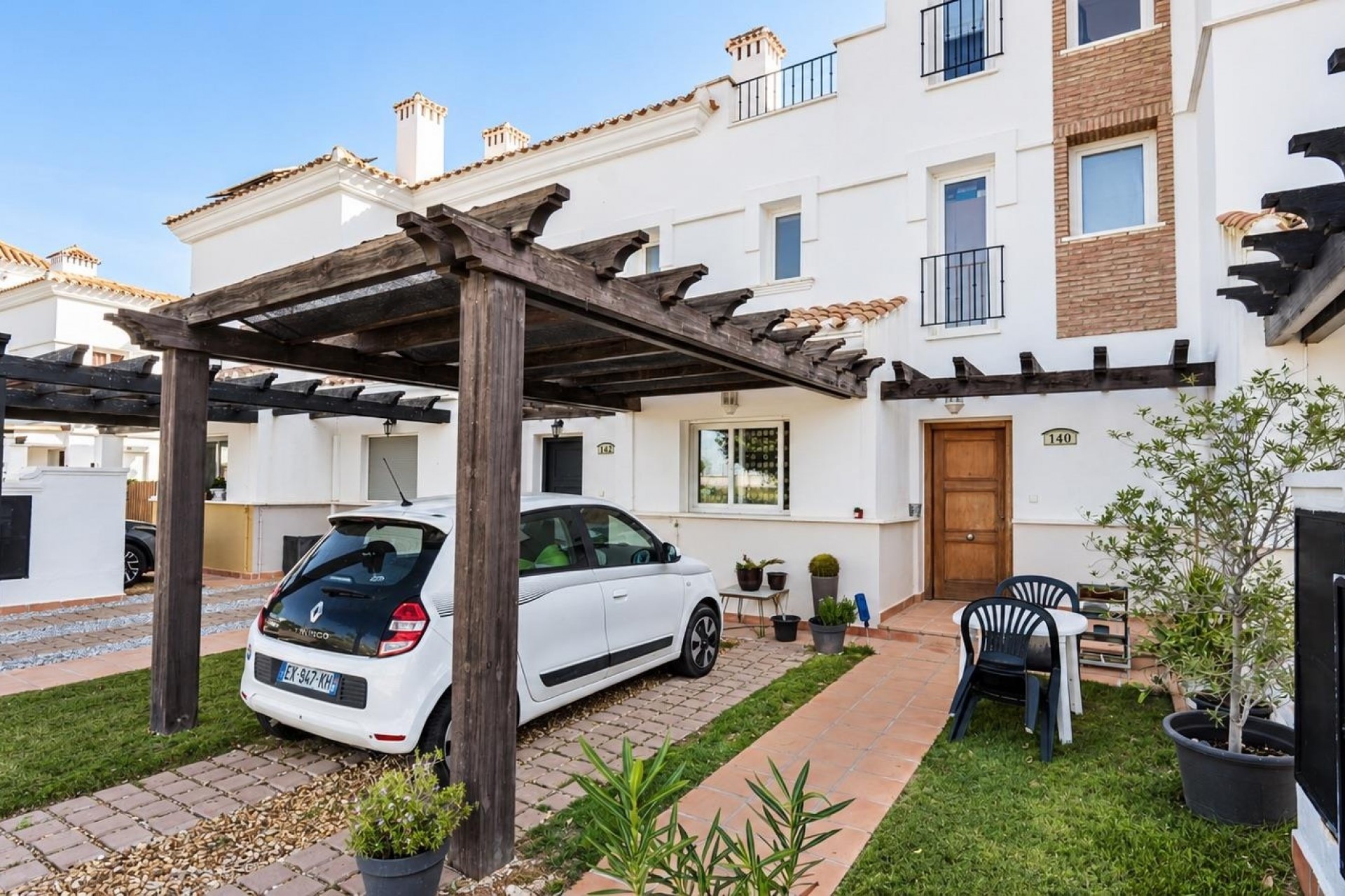 Resale - Townhouse -
La Torre Golf Resort