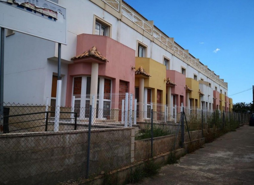 Resale - Townhouse -
Ondara