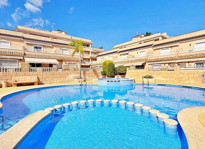 Resale - Townhouse -
Orihuela Costa - Villamartín