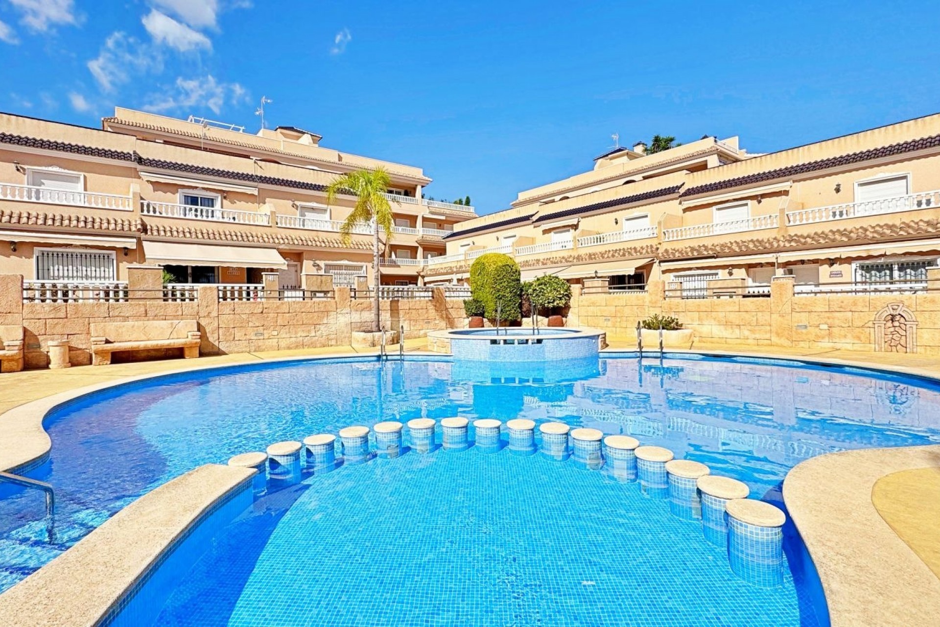 Resale - Townhouse -
Orihuela Costa - Villamartín