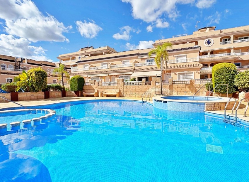 Resale - Townhouse -
Orihuela Costa - Villamartín