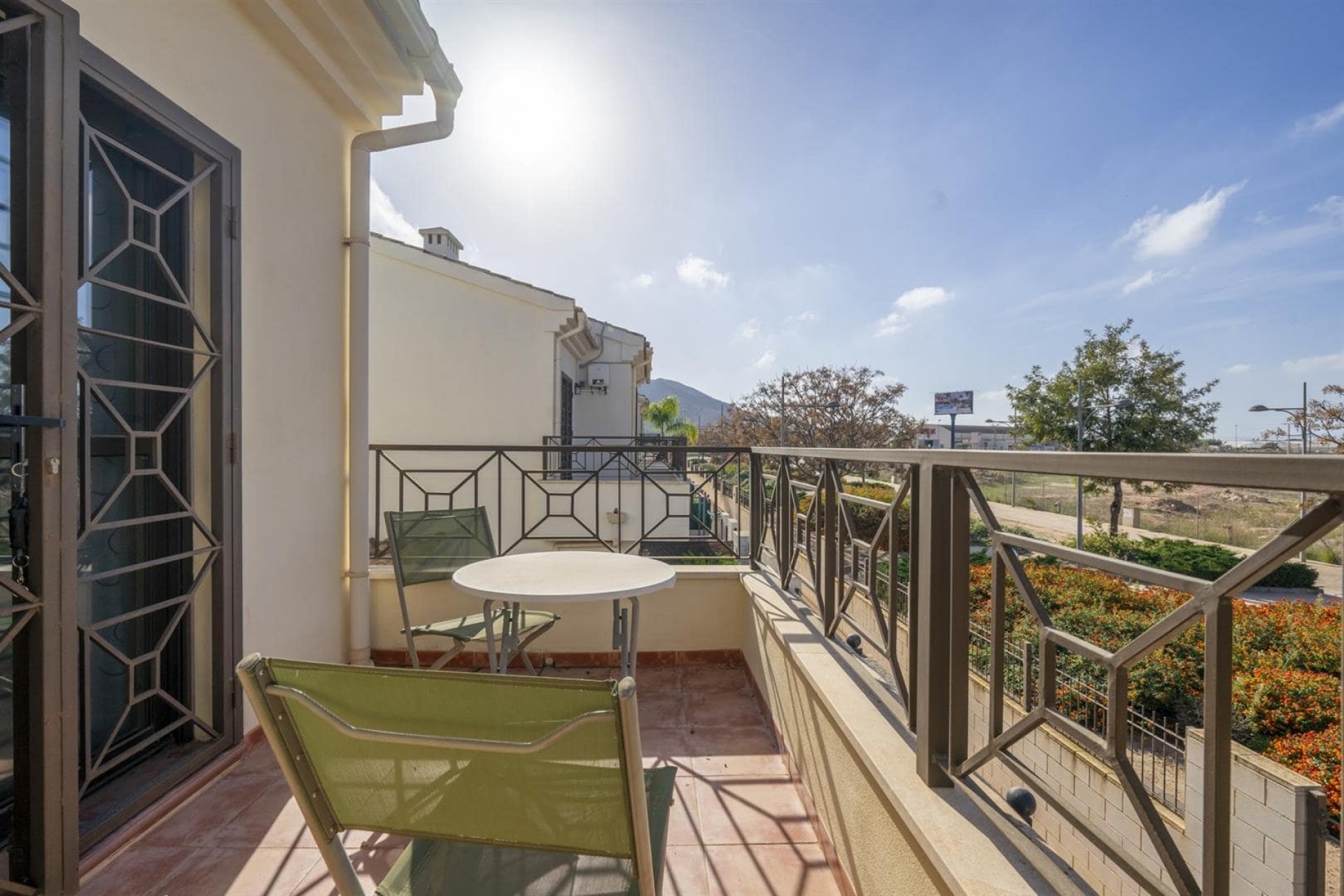 Resale - Townhouse -
San Cayetano