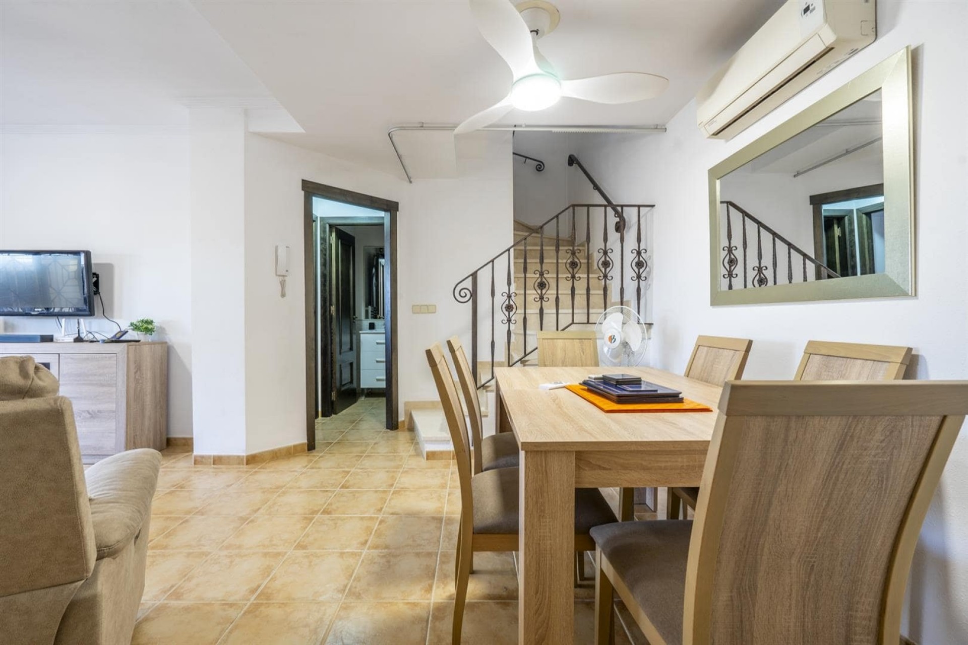 Resale - Townhouse -
San Cayetano