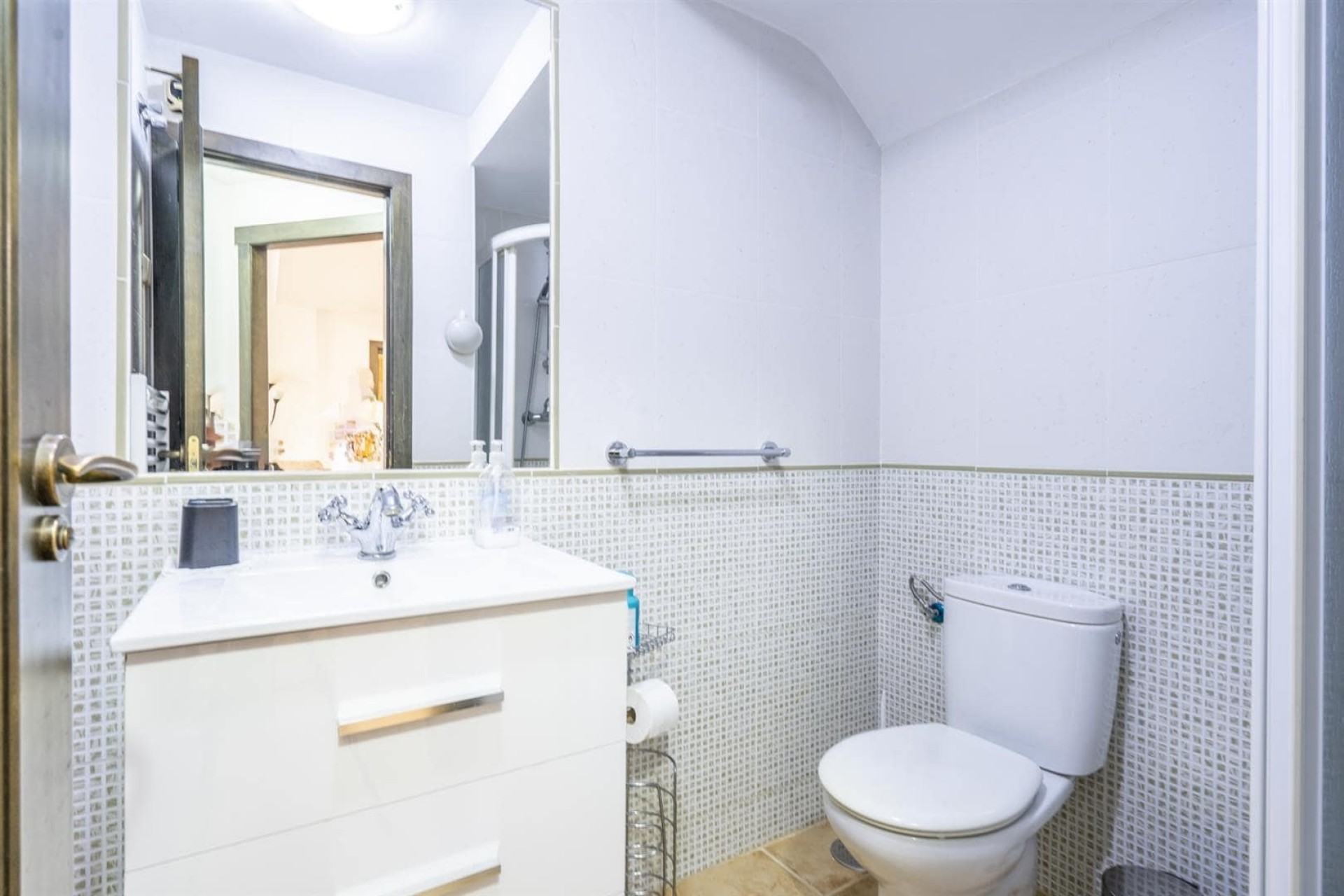 Resale - Townhouse -
San Cayetano