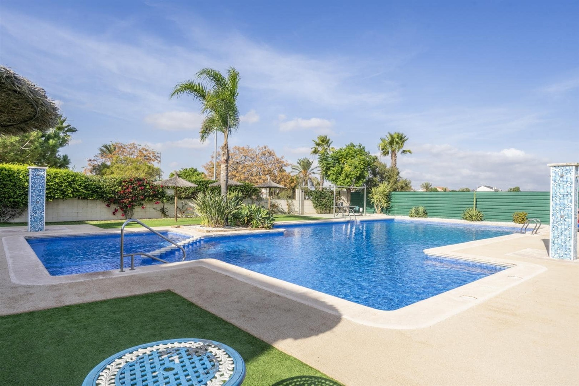 Resale - Townhouse -
San Cayetano