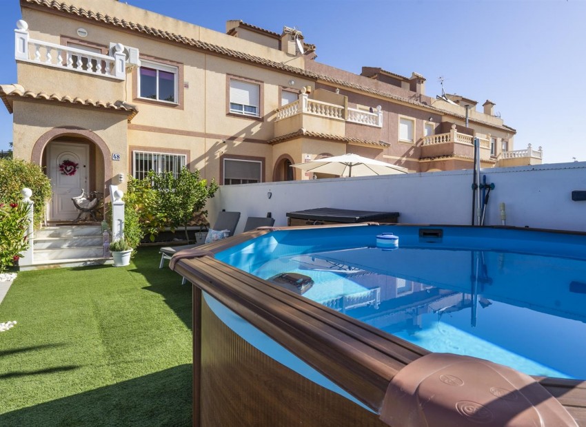 Resale - Townhouse -
Sierra Golf
