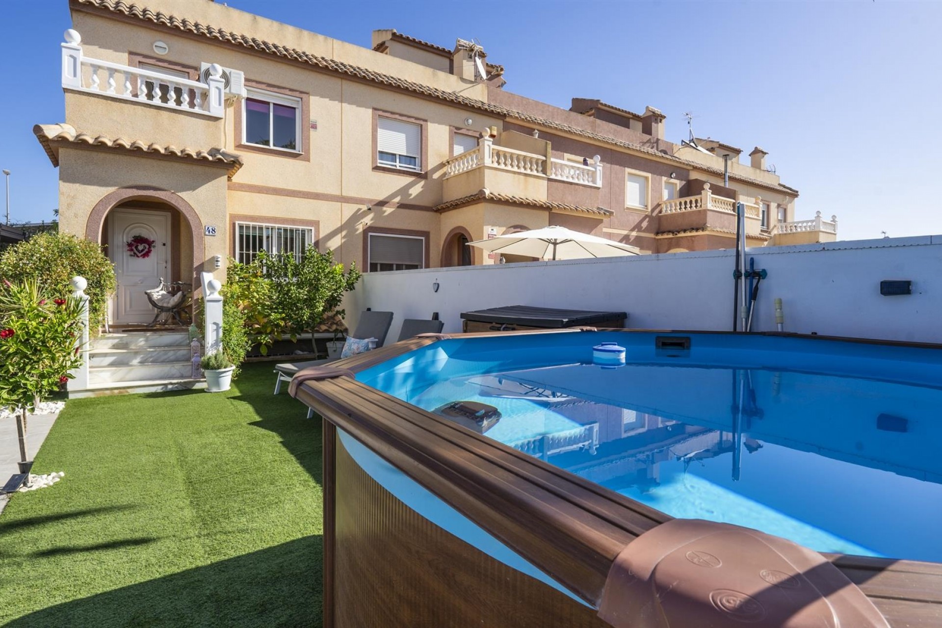 Resale - Townhouse -
Sierra Golf