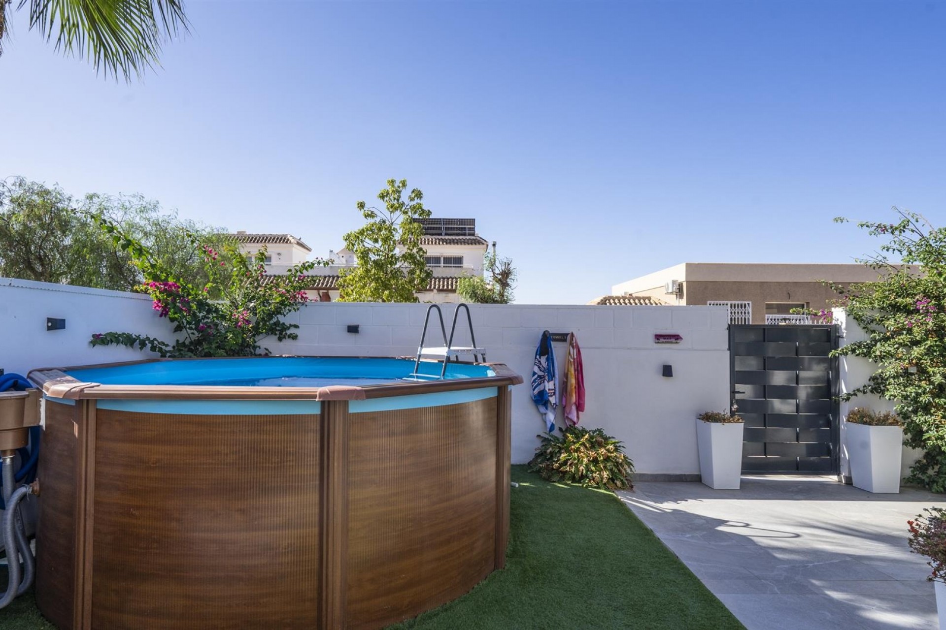 Resale - Townhouse -
Sierra Golf