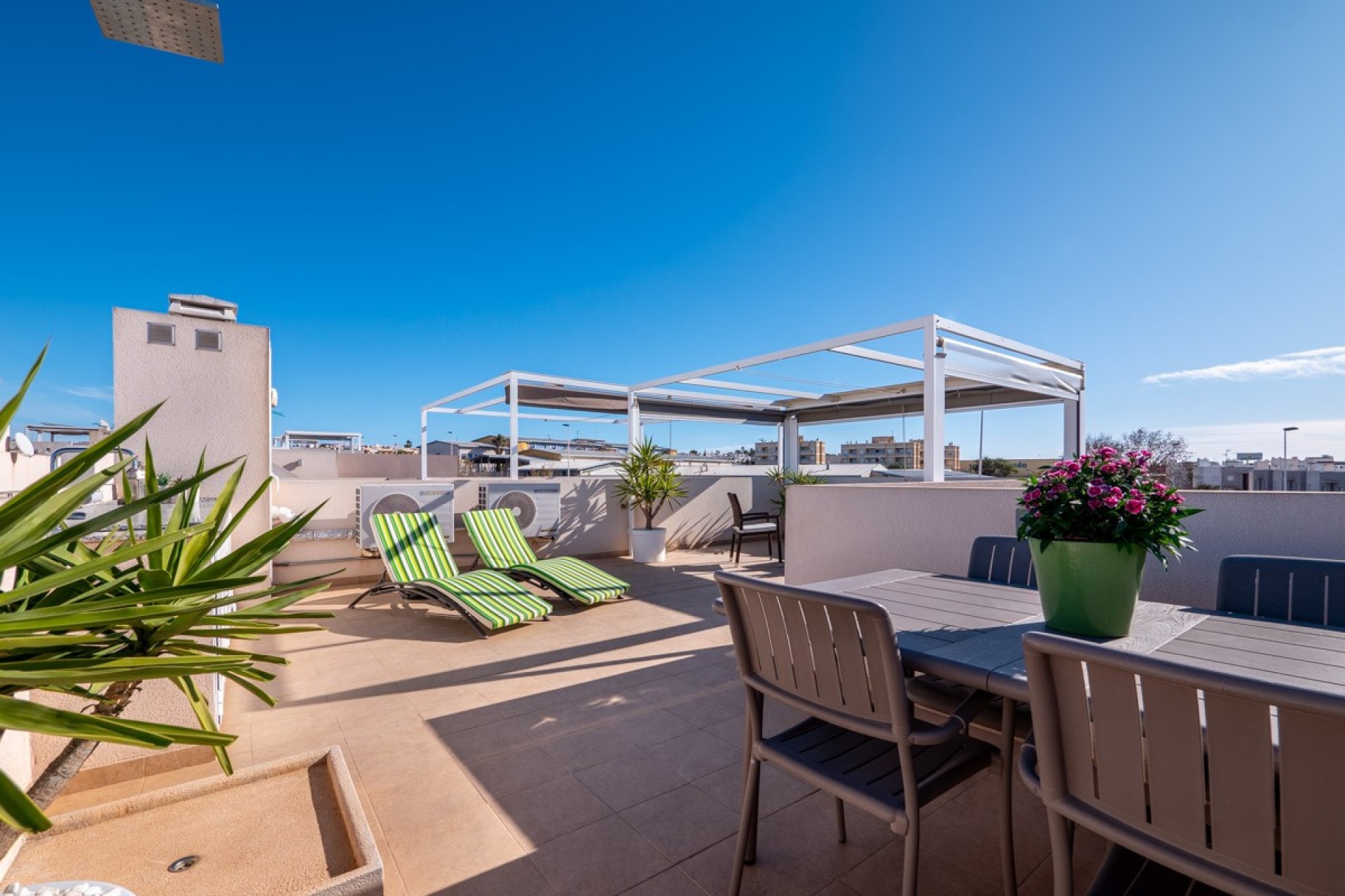 Resale - Townhouse -
Torrevieja - Nueva Torrevieja - Aguas Nuevas