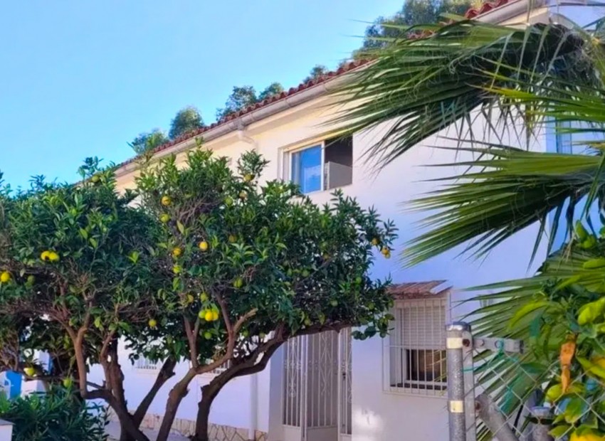 Resale - Villa -
Albir - Center
