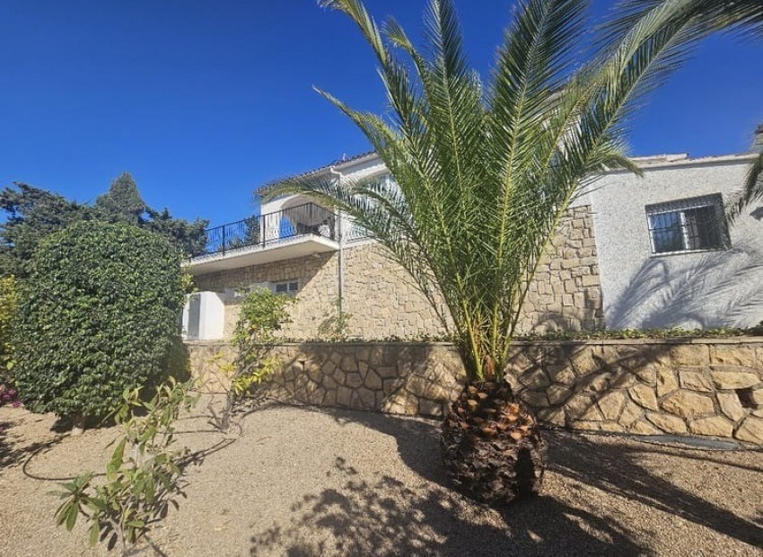 Resale - Villa -
Albir - Centre
