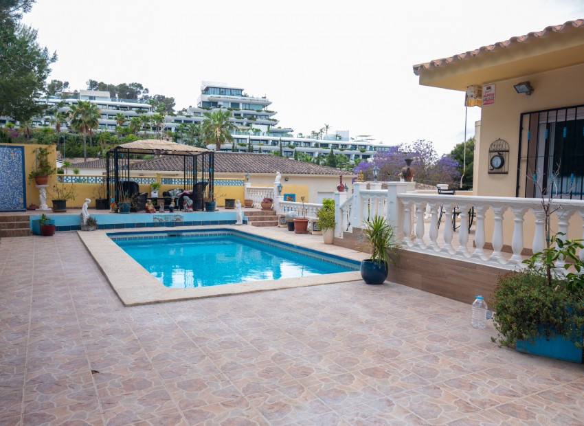 Resale - Villa -
Albir