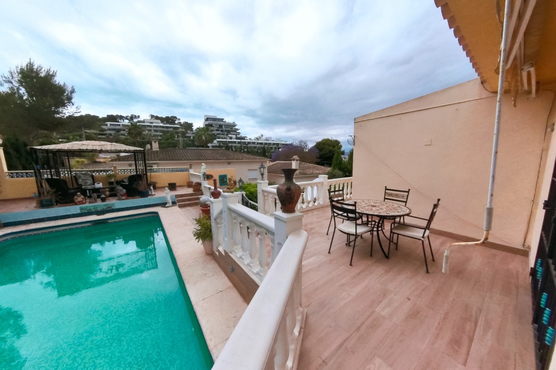 Resale - Villa -
Albir