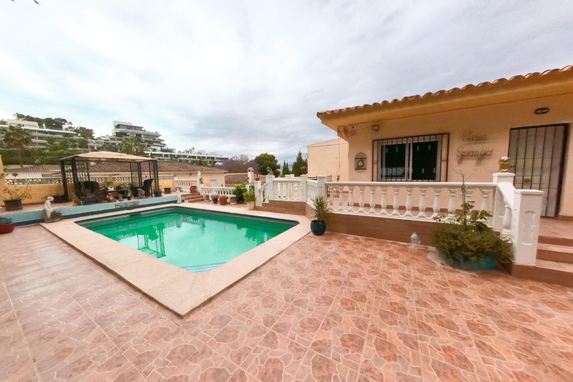 Resale - Villa -
Albir