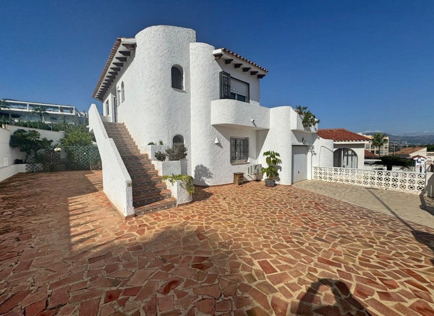 Resale - Villa -
Albir