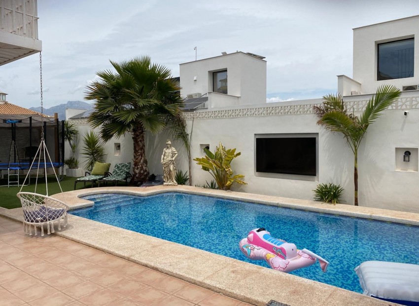 Resale - Villa -
Albir