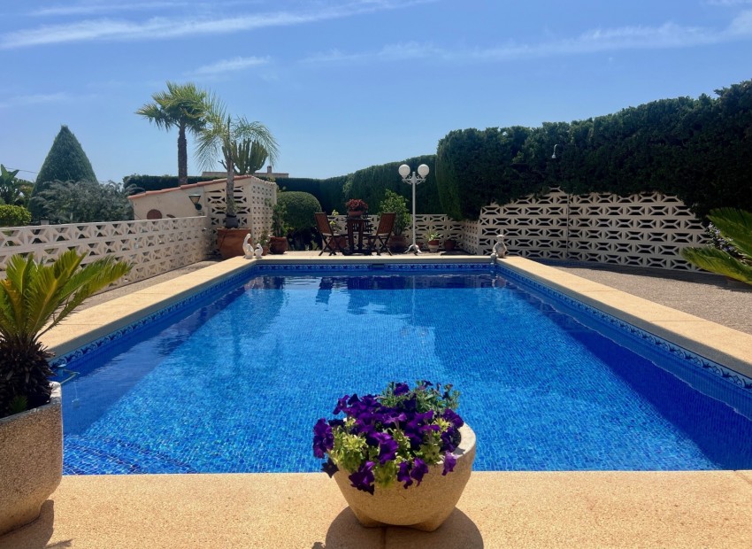 Resale - Villa -
Alfas del Pí