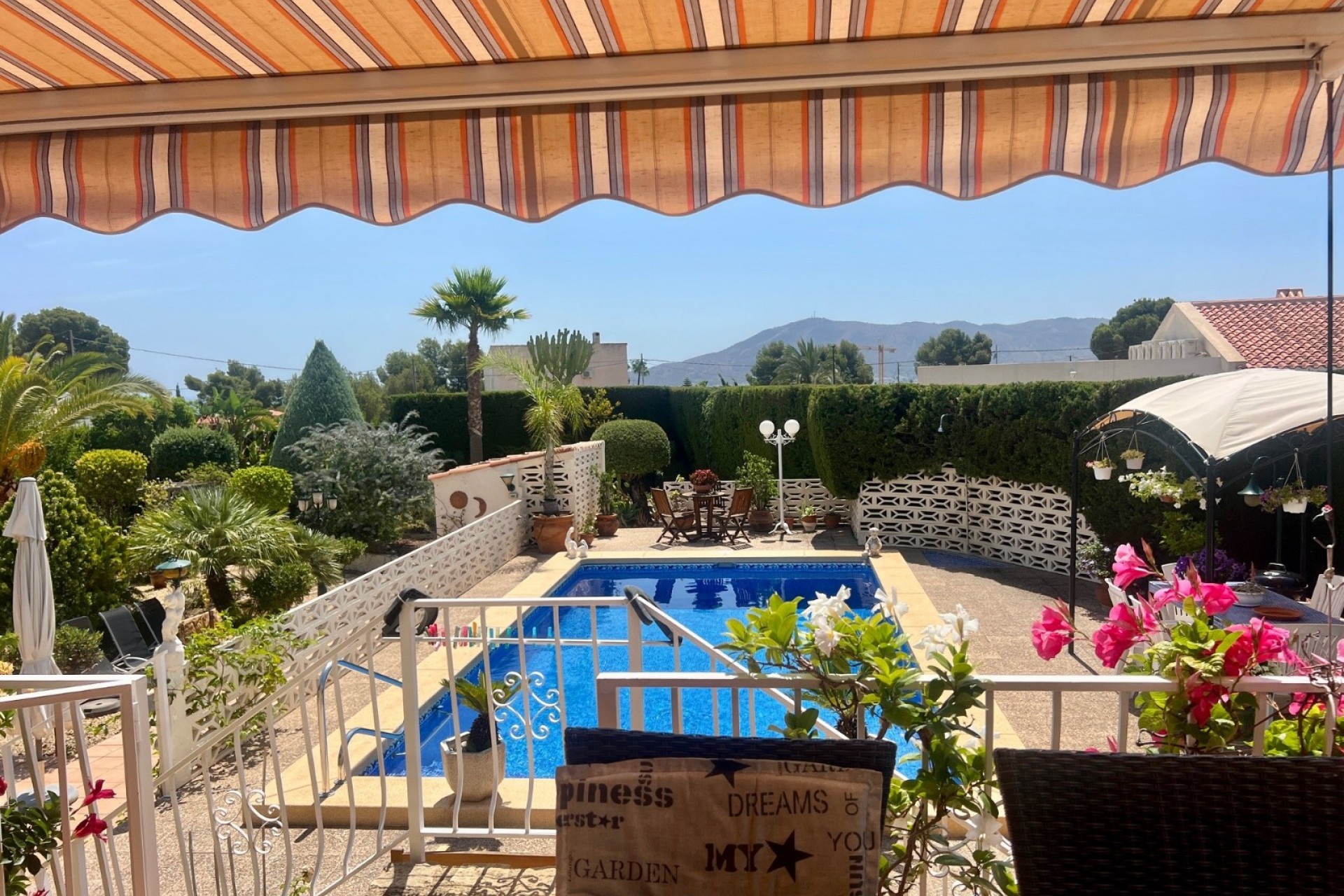 Resale - Villa -
Alfas del Pí