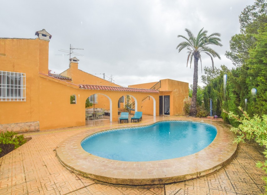 Resale - Villa -
Alfas del Pí