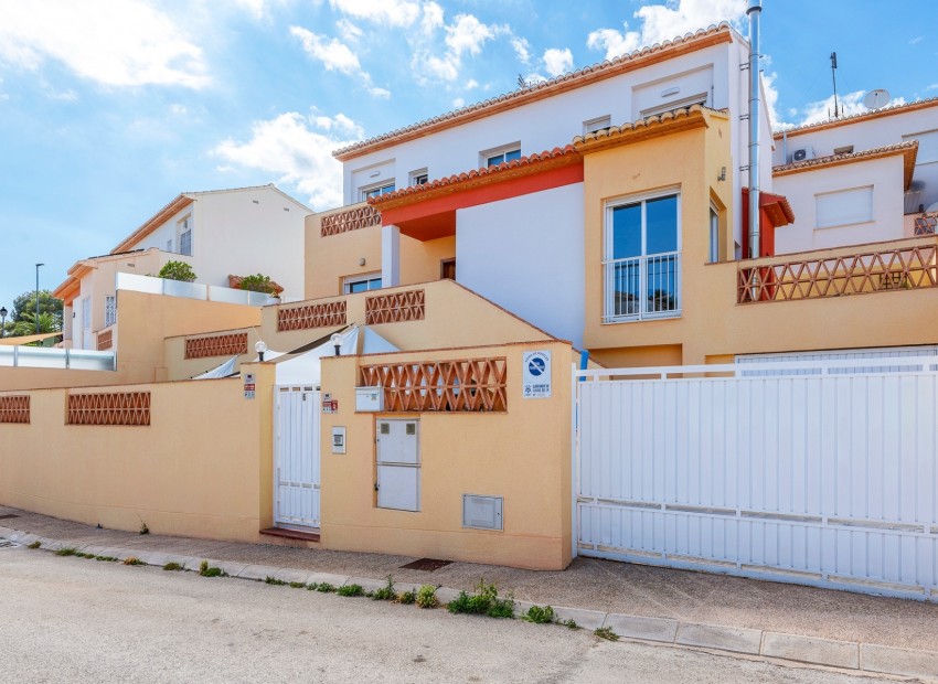 Resale - Villa -
Alfas del Pí
