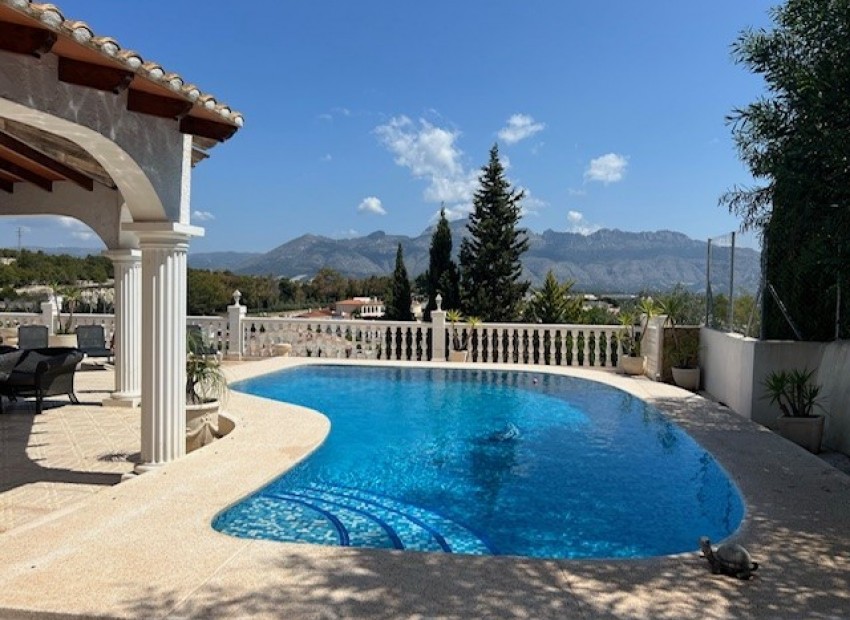 Resale - Villa -
Alfas del Pí