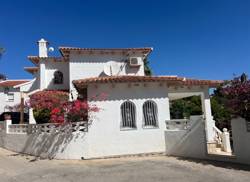 Resale - Villa -
Alfas del Pí