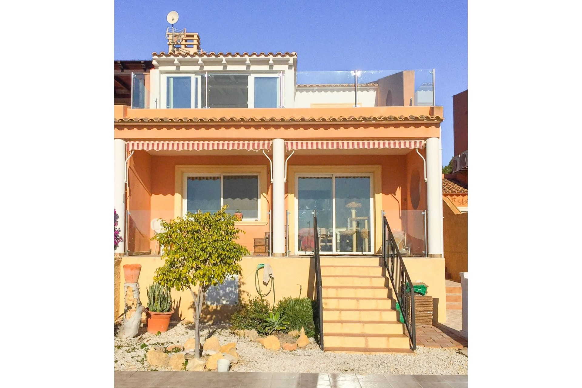 Resale - Villa -
Alfaz del Pi - El Cautivador