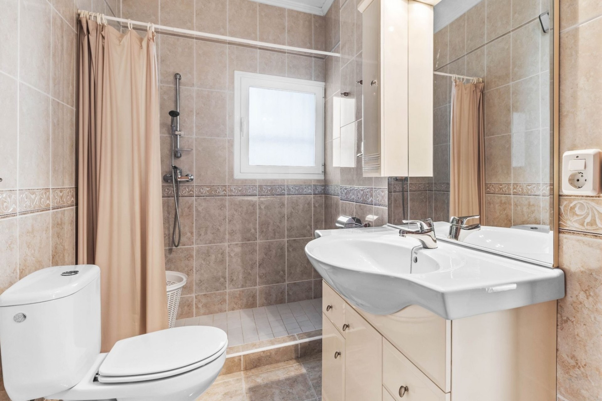 Resale - Villa -
Alfaz del Pi