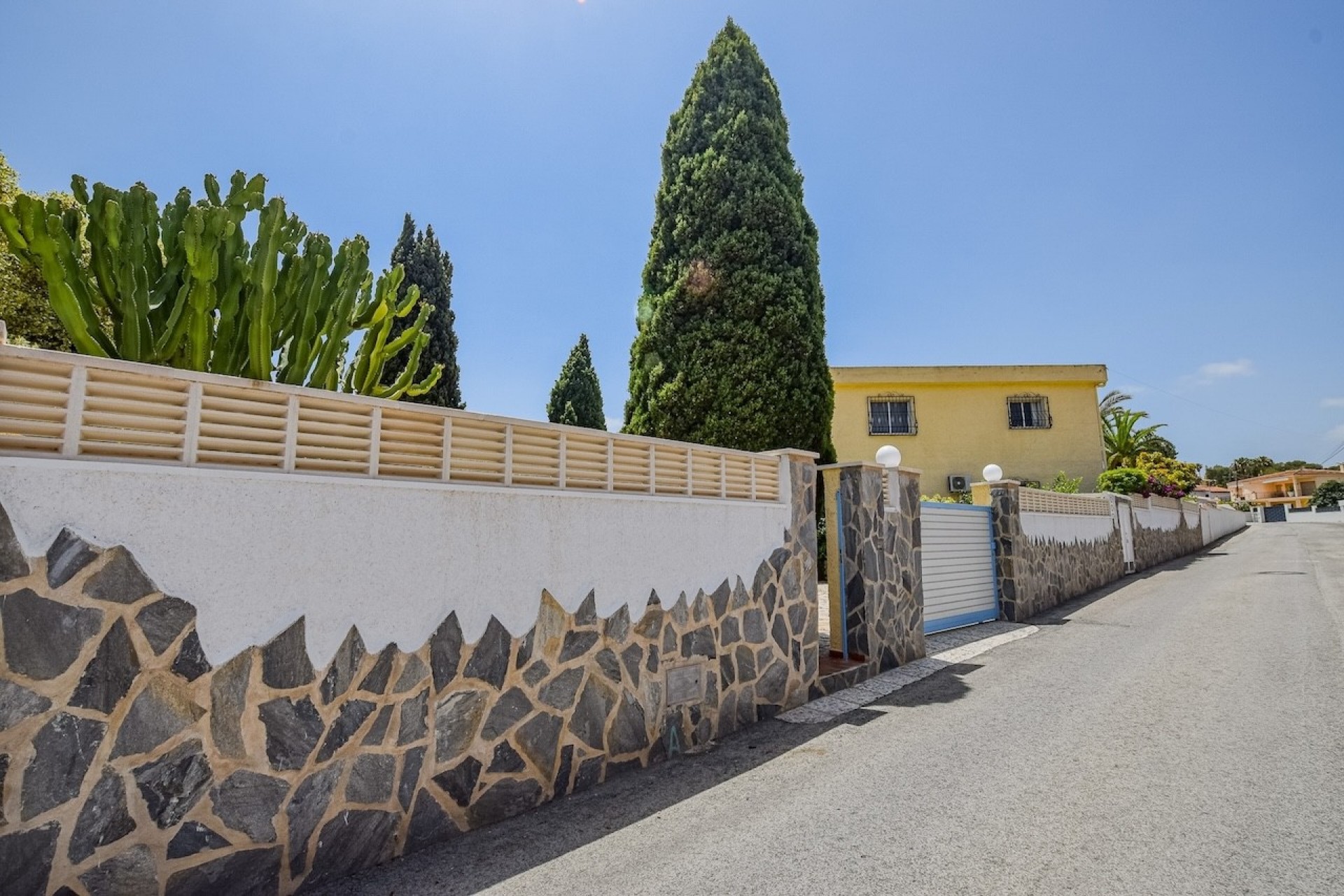 Resale - Villa -
Alfaz del Pi