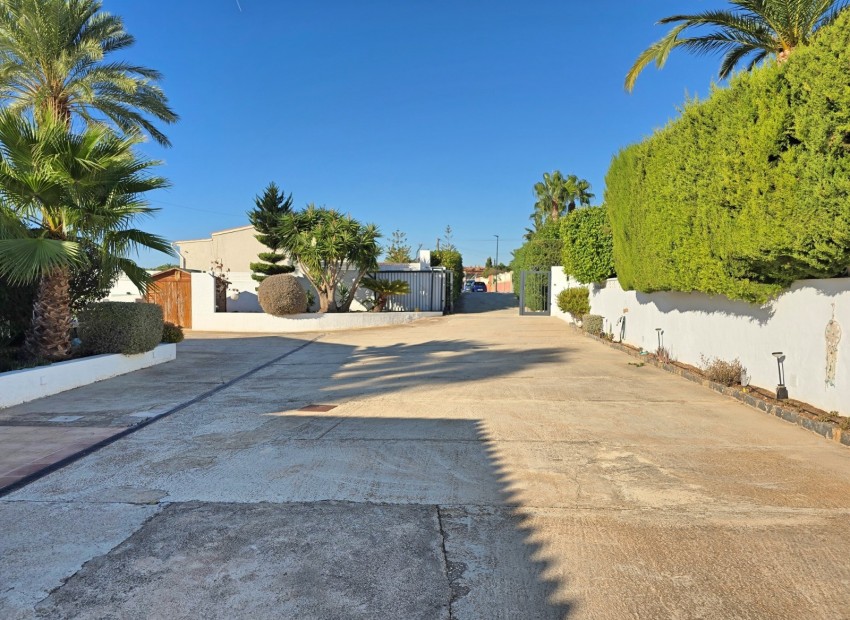Resale - Villa -
Alfaz del Pi