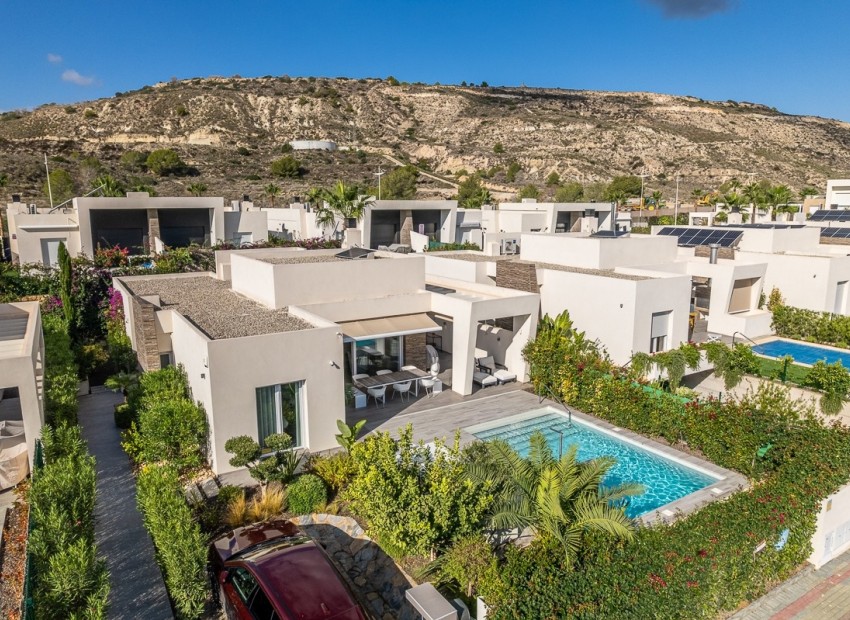 Resale - Villa -
ALGORFA - LA FINCA GOLF / ALGORFA