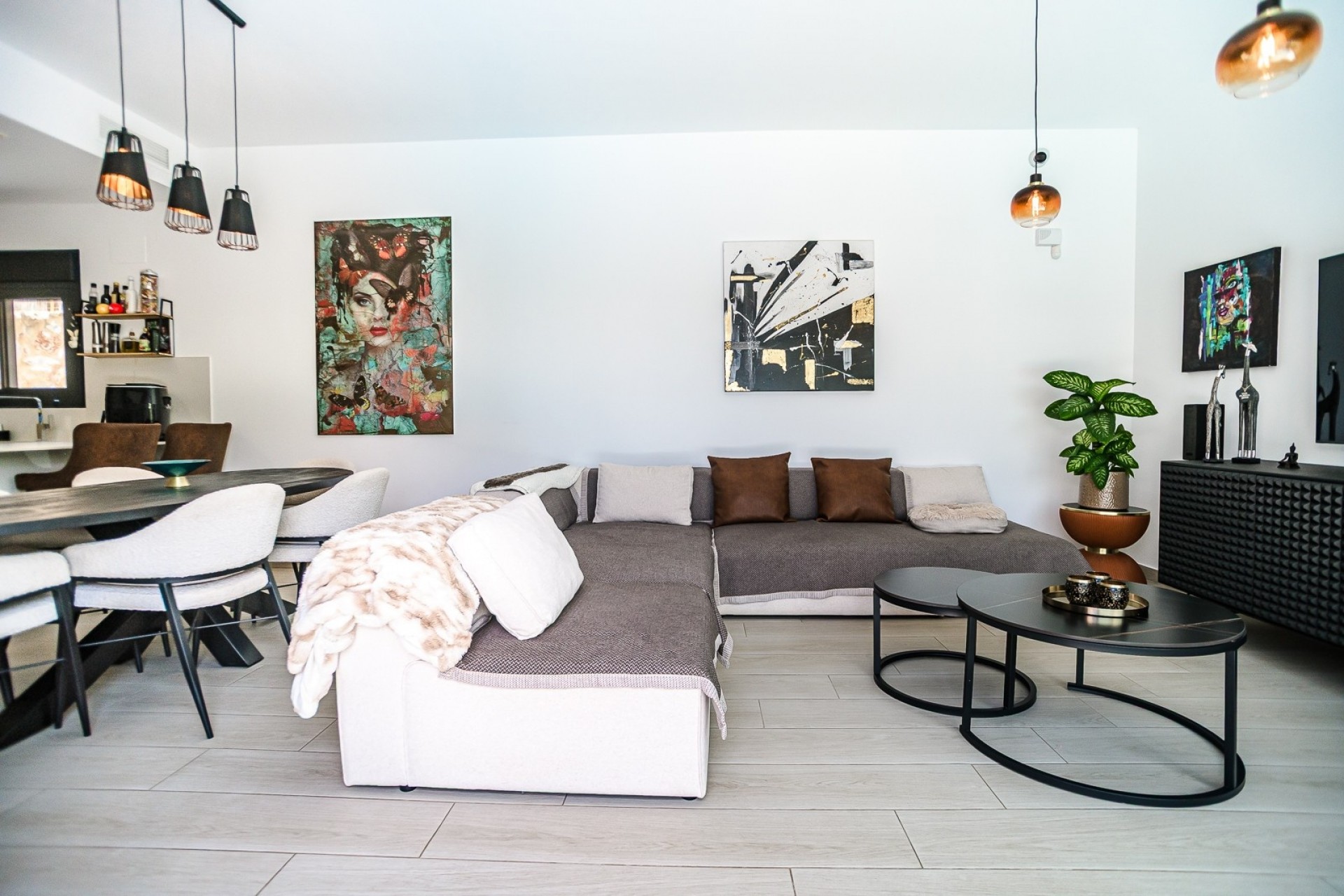 Resale - Villa -
ALGORFA - La Finca Golf