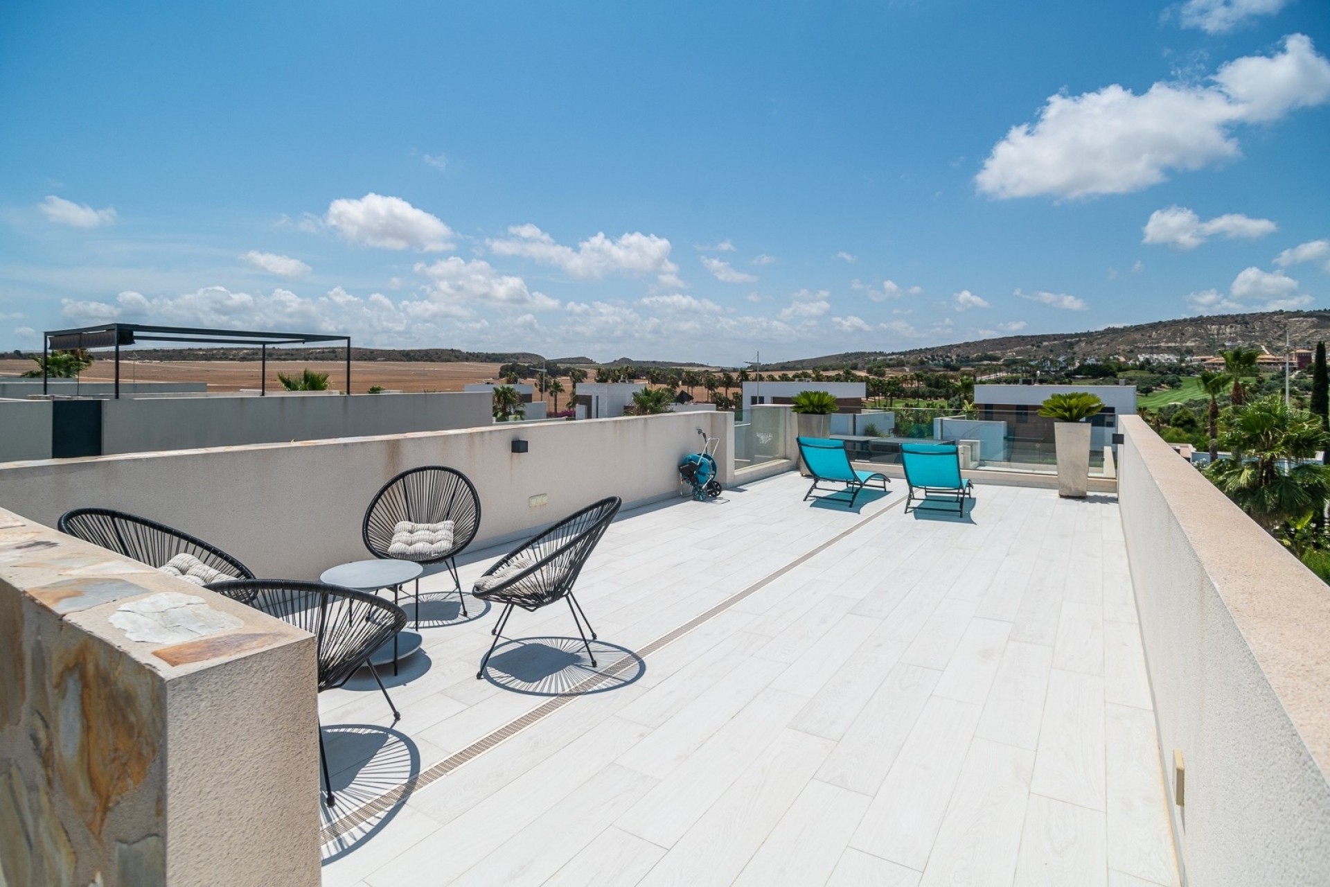 Resale - Villa -
ALGORFA - La Finca Golf