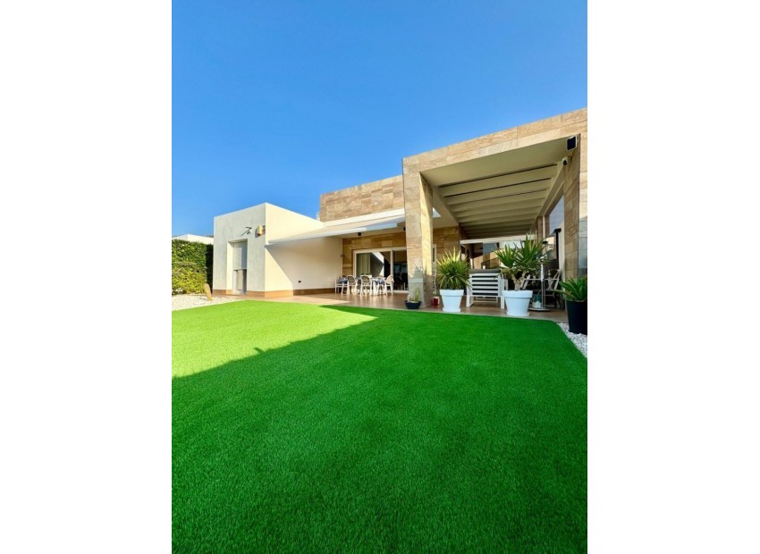 Resale - Villa -
Algorfa