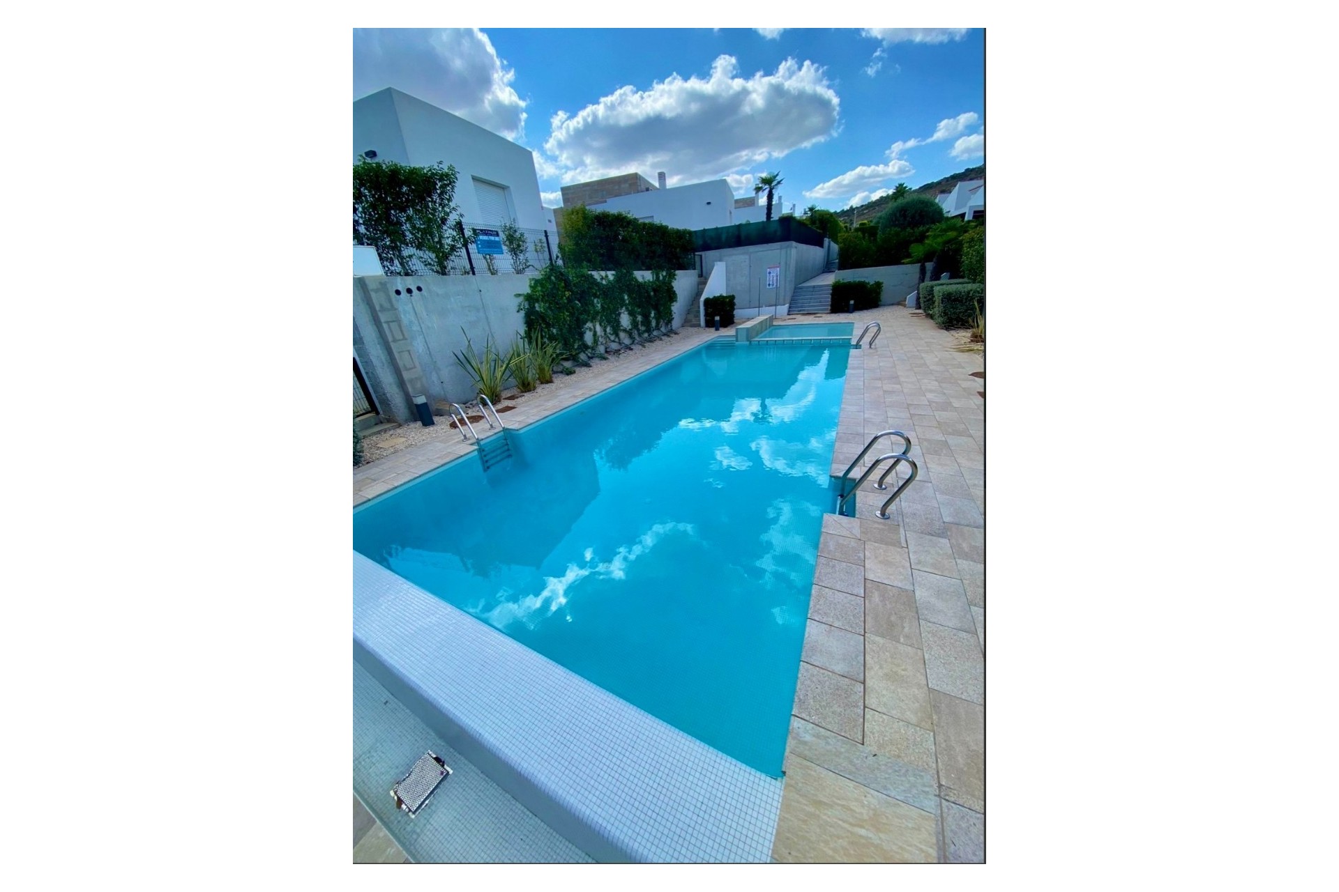 Resale - Villa -
Algorfa
