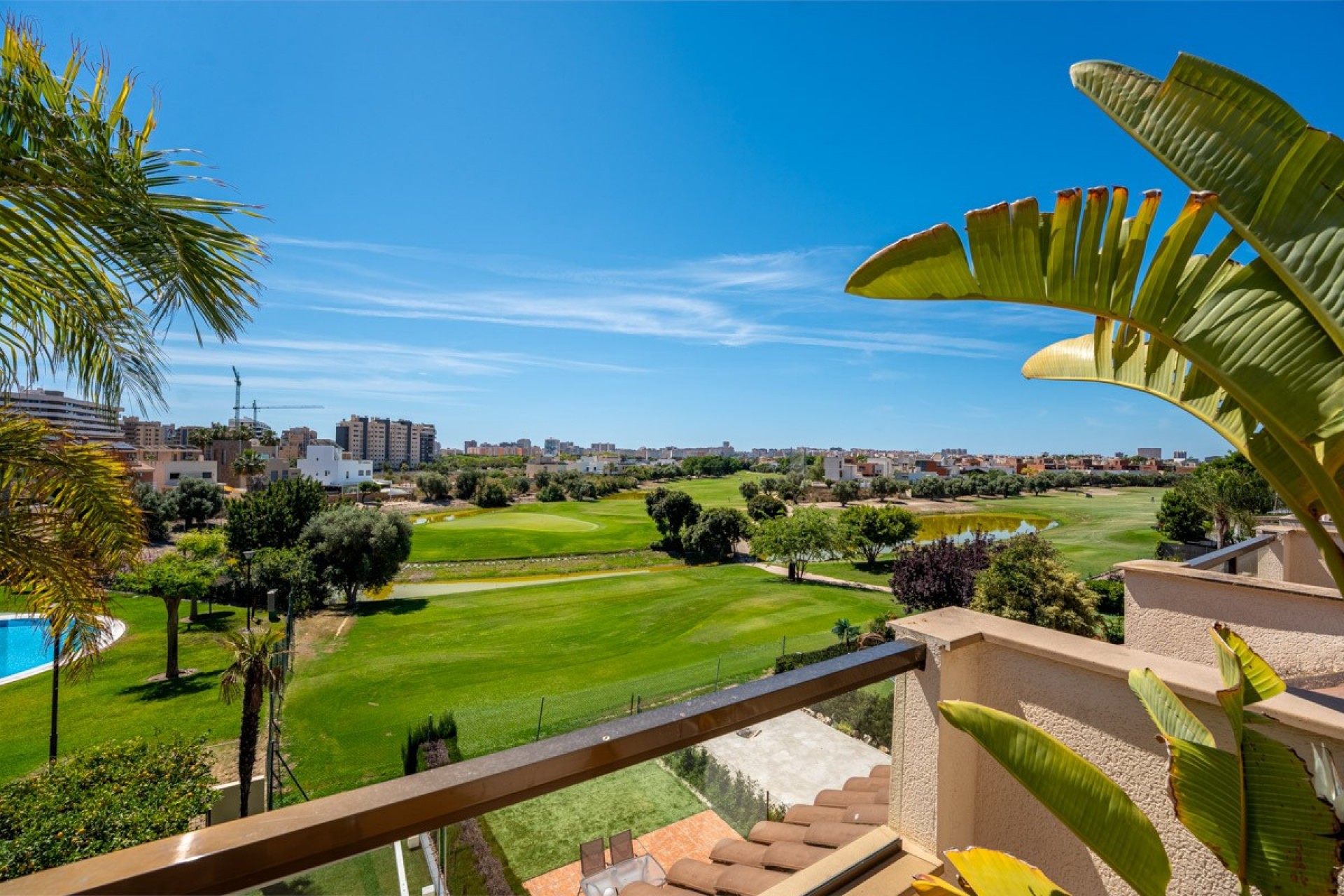 Resale - Villa -
Alicante - Alicante Golf