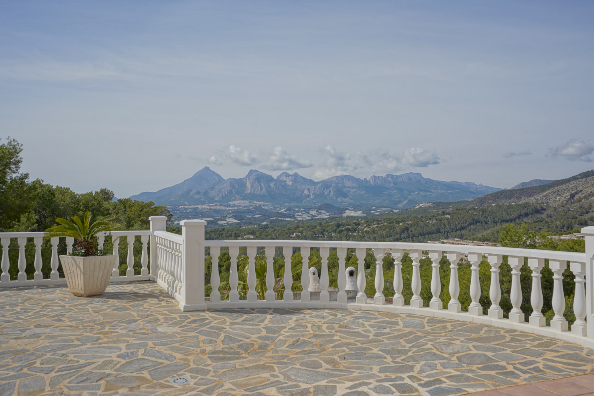 Resale - Villa -
Altea - Alhama Springs