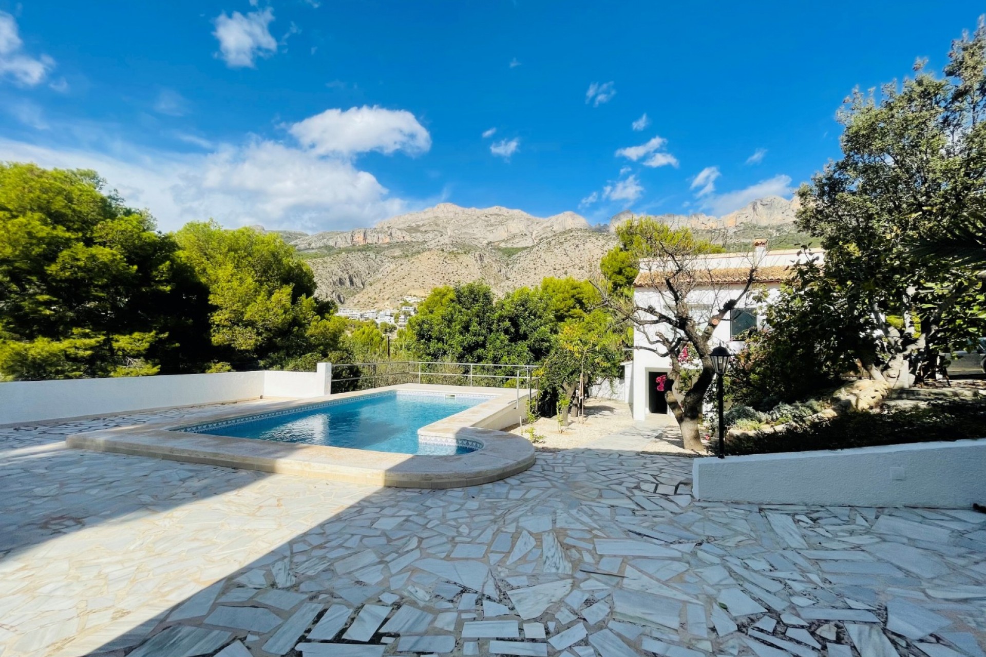 Resale - Villa -
Altea la Vella - Altea