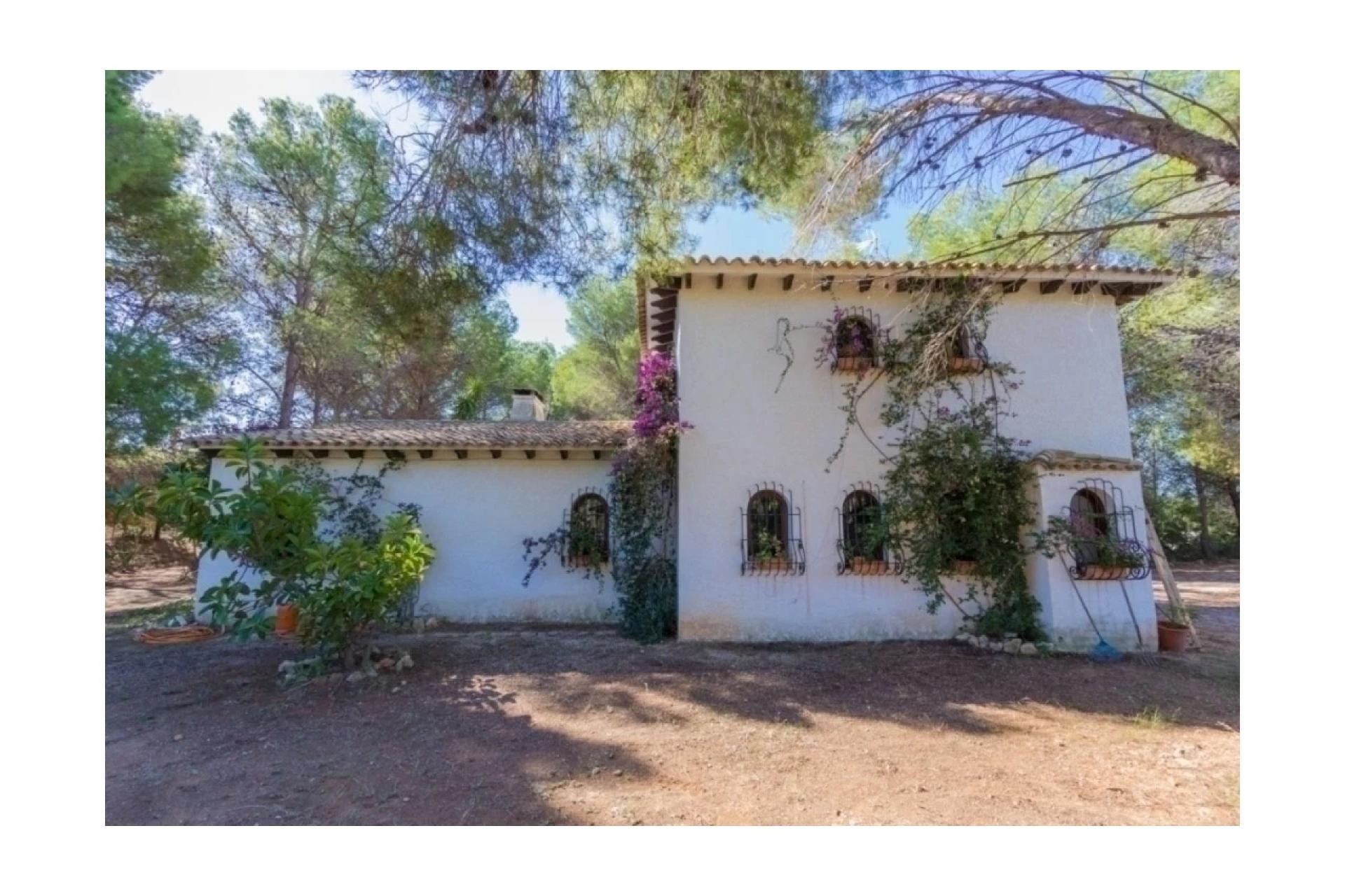 Resale - Villa -
Altea la Vella - Altea