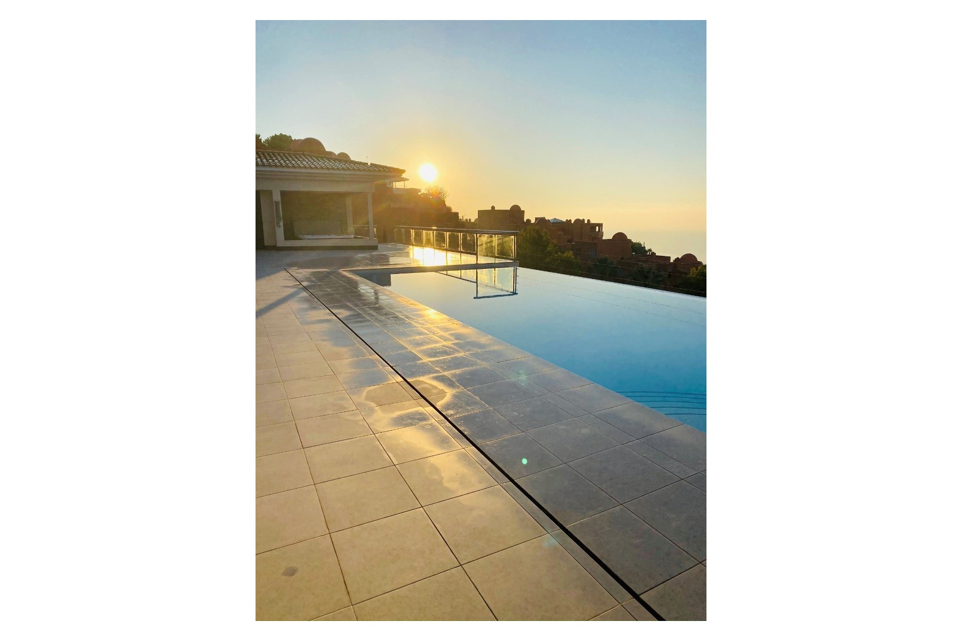 Resale - Villa -
Altea la Vella - Altea