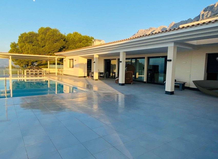 Resale - Villa -
Altea la Vella - Altea